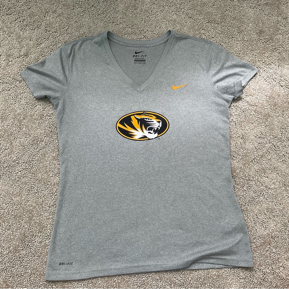 Nike Dri- Fit Light Grey Mizzou Tigers V-Neck T-Shirt Size M Missouri Gold Black